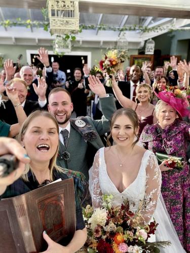 Such happy wedding guests!